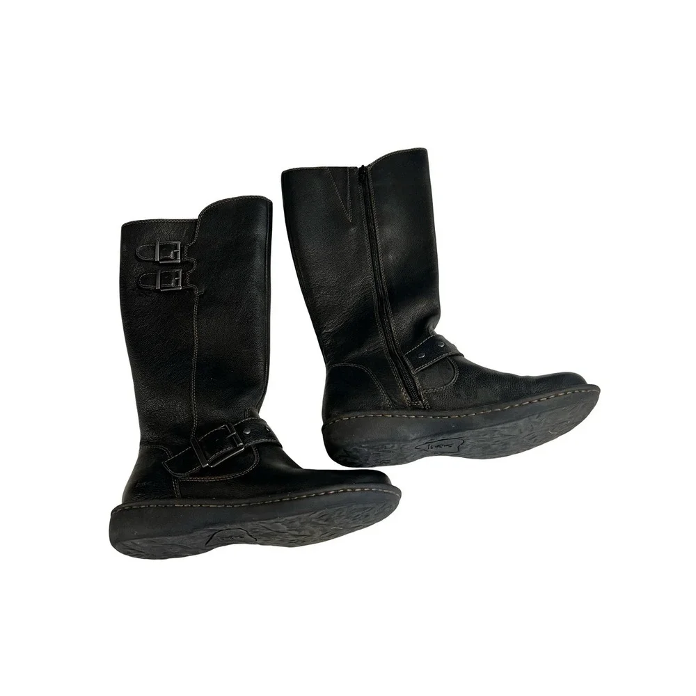 Women's Boc Buckle Accent Studded Oliver Round-Toe Wedge Zip-Up Leather Boot 6 M